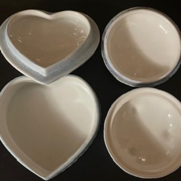 Vintage Porcelain Heart Shaped Trinket Box & Footed Bowl Hand Painted Signed Box - Picture 2 of 4